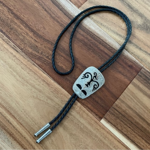 Bolo Tie Navajo Pattern Woven Leather Tie